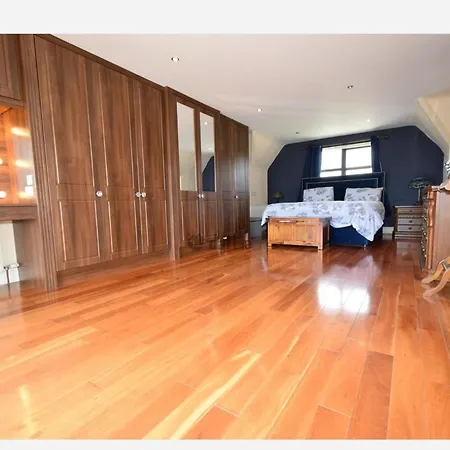 Bailey House 펜션 *
